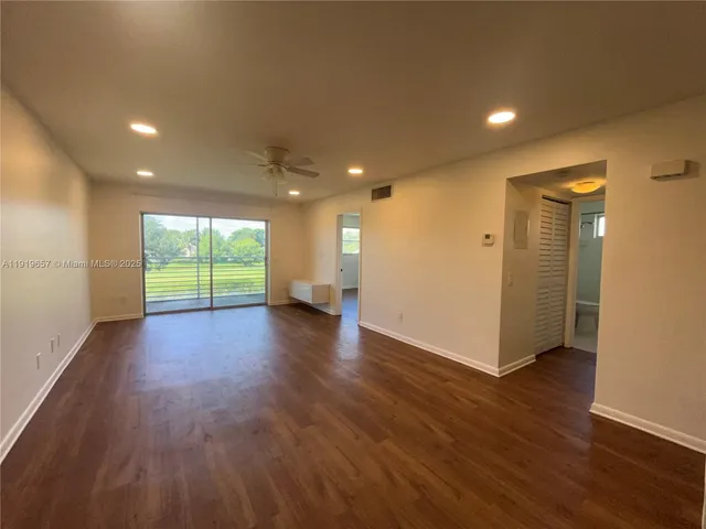 $2,000 | 2471 Southwest 82nd Avenue, Unit 209, Davie, FL 33324