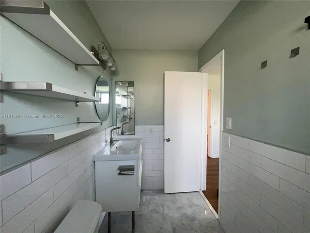 $2,000 | 2471 Southwest 82nd Avenue, Unit 209, Davie, FL 33324