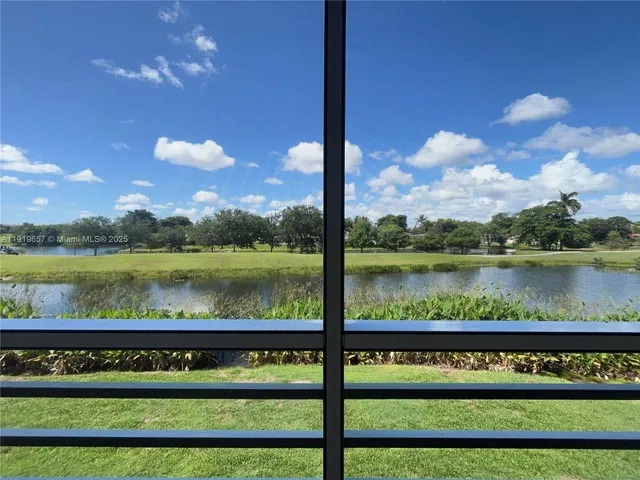 $2,000 | 2471 Southwest 82nd Avenue, Unit 209, Davie, FL 33324