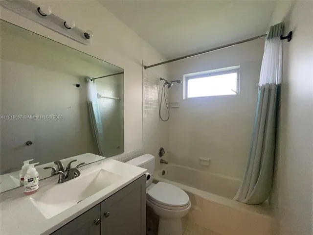 $2,000 | 2471 Southwest 82nd Avenue, Unit 209, Davie, FL 33324