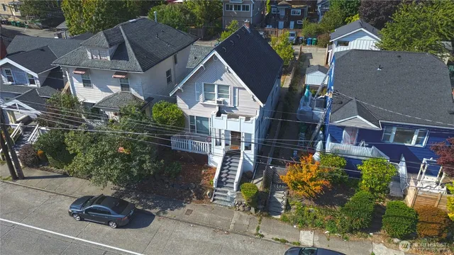 $835,000 | 911 Martin Luther King Jr Way, Seattle, WA 98122