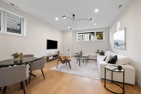 $1,599,900 | 529 North Hartland Court, Chicago, IL 60622