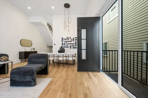 $1,599,900 | 529 North Hartland Court, Chicago, IL 60622