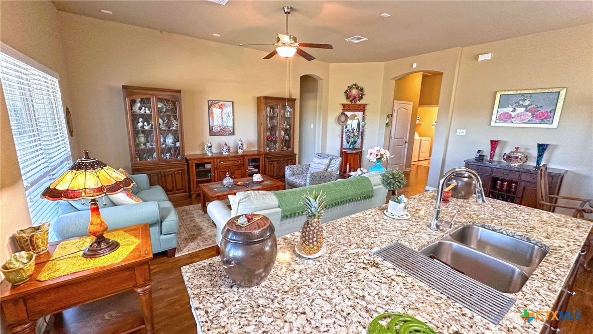 4709 Farrell Lane Killeen, TX 76549 - Photo 3 of 30 lLivingroom