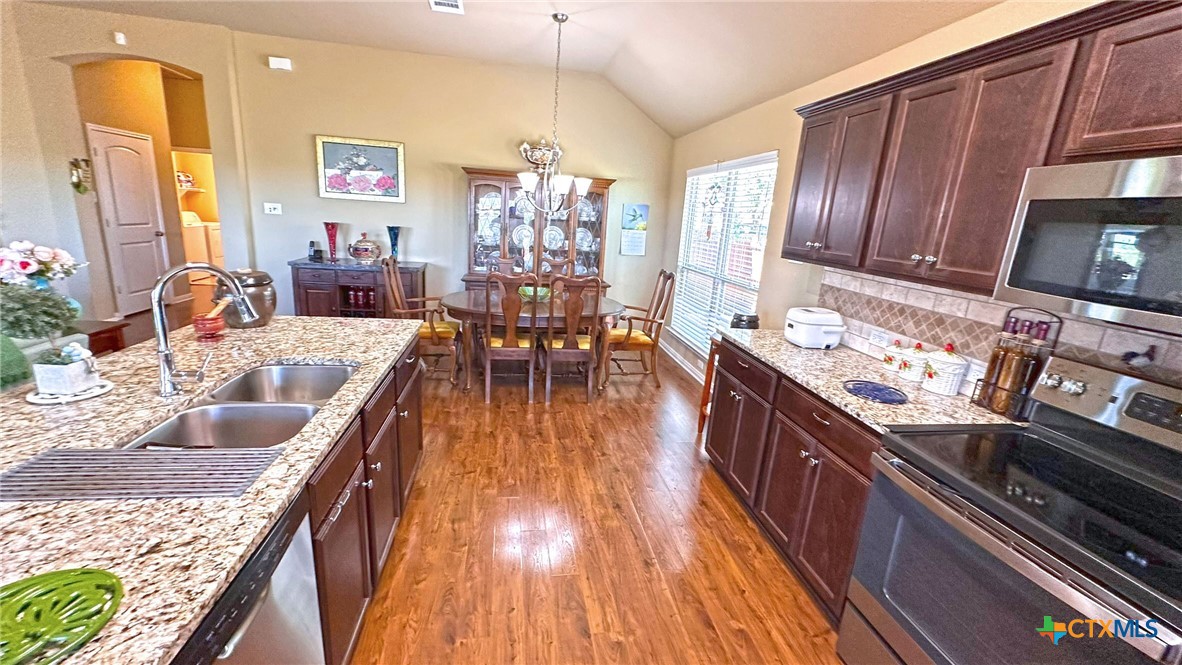 4709 Farrell Lane Killeen, TX 76549 - Photo 7 of 30 Kitchen