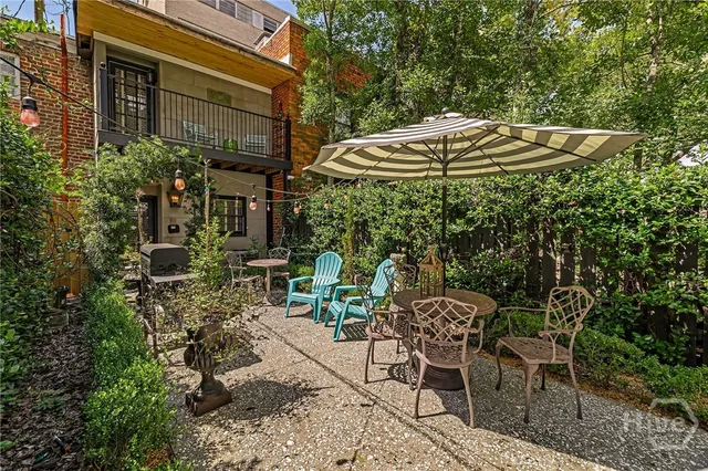 $1,150,000 | 407 East Jones Street, Savannah, GA 31401