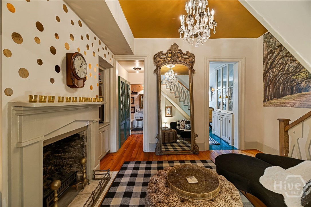 407 East Jones Street Savannah, GA 31401 - Photo 8 of 40