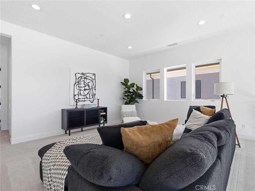 11850 Red Hawk Lane Porter Ranch, CA 91326 - Photo 23 of 51 Loft: Fernwood Italianate - The Ridge Collection at Bella Vista - Homesite 68
