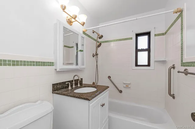 $209,000 | 1197 East Broadway, Unit K24, Hewlett, NY 11557