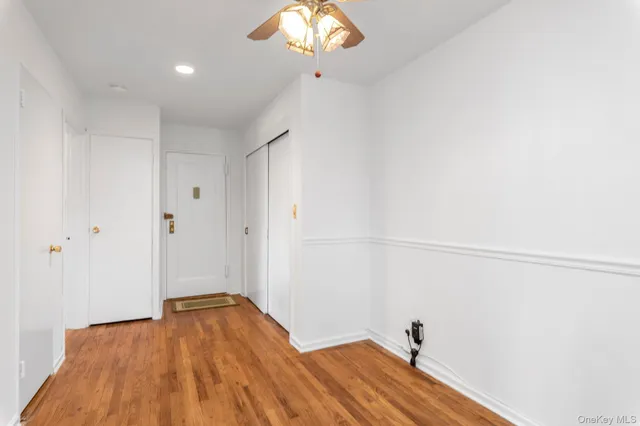 $209,000 | 1197 East Broadway, Unit K24, Hewlett, NY 11557