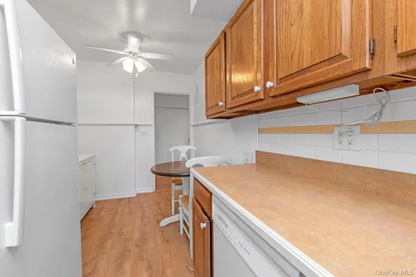 $199,000 | 1197 East Broadway, Unit K24, Hewlett, NY 11557