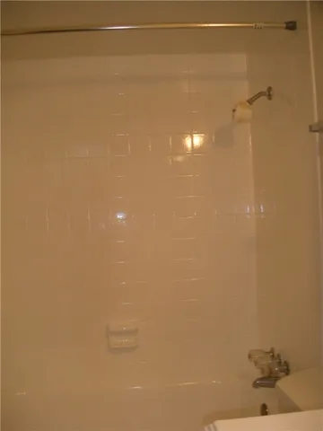 $1,095 | 6910 Hart Lane, Unit 502, Austin, TX 78731