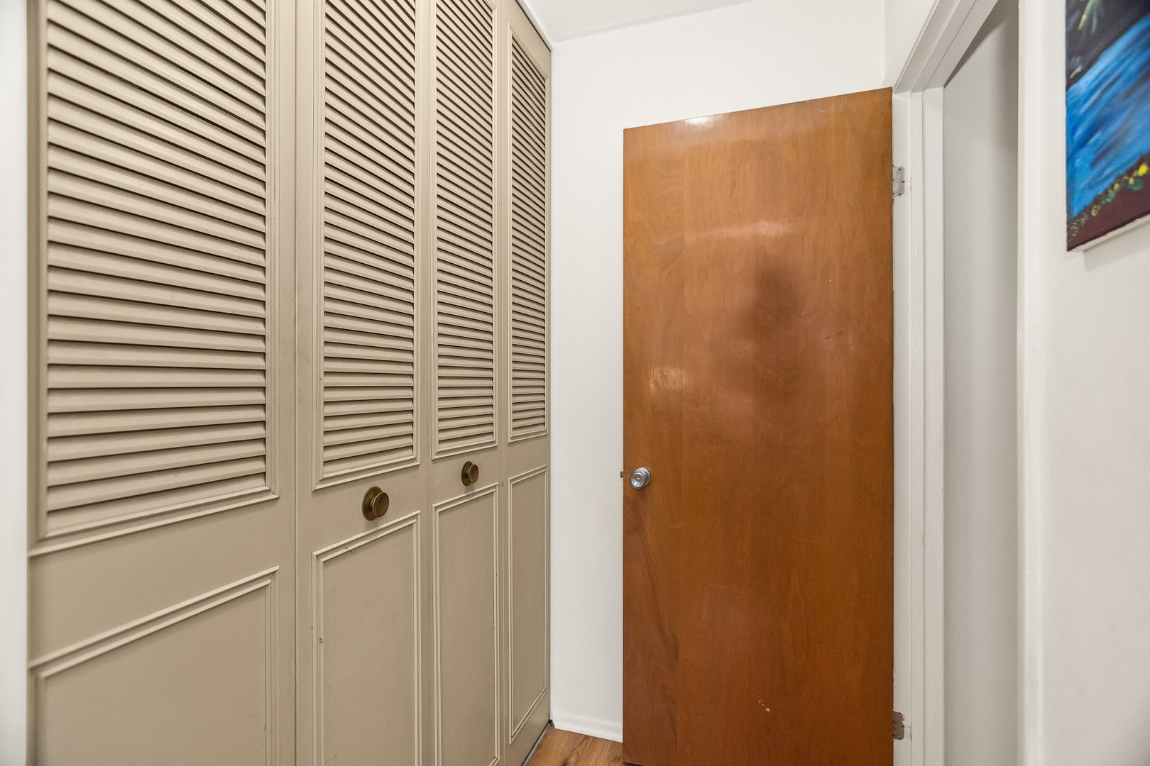 250 Ridge Avenue, Unit 2J Evanston, IL 60202 - Photo 9 of 18 a view of a bathroom with a door
