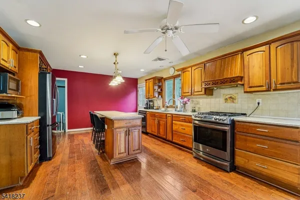 $670,000 | 51 Catherine Street, Bloomingdale, NJ 07403