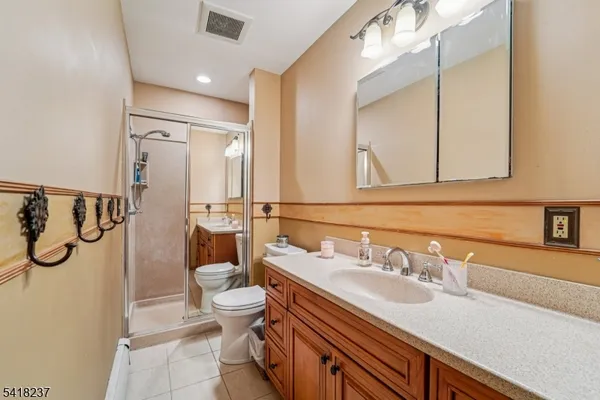 $670,000 | 51 Catherine Street, Bloomingdale, NJ 07403