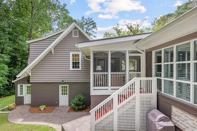 $1,425,000 | 4065 Peachtree Dunwoody Road, Atlanta, GA 30342