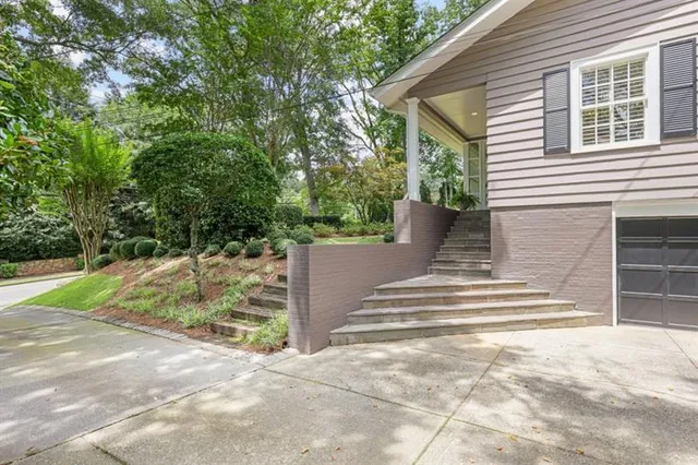 $1,425,000 | 4065 Peachtree Dunwoody Road, Atlanta, GA 30342