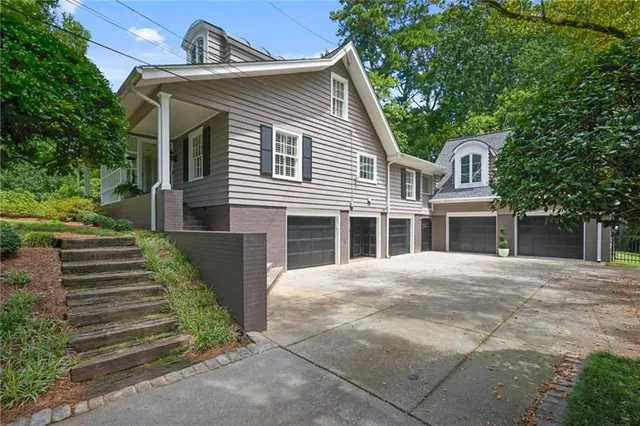 $1,425,000 | 4065 Peachtree Dunwoody Road, Atlanta, GA 30342