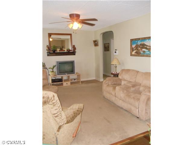 3407 Ritter Street Richmond, VA 23234 - Photo 14 of 24 Living Room