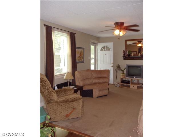 3407 Ritter Street Richmond, VA 23234 - Photo 15 of 24 Living Room