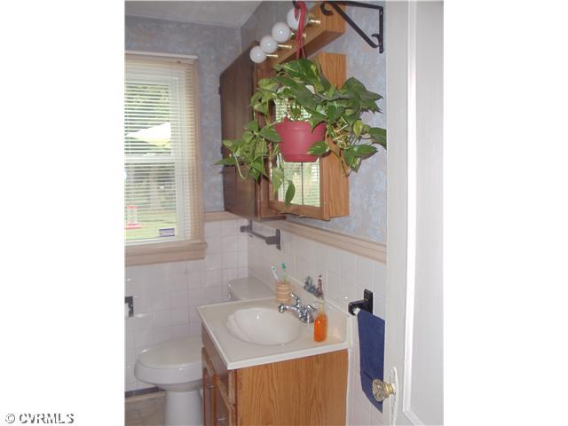 3407 Ritter Street Richmond, VA 23234 - Photo 10 of 24 Master Bath