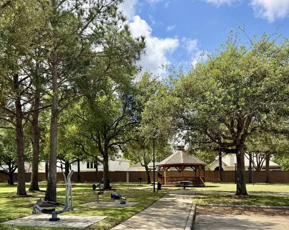 $285,000 | 18302 Walden Gate Lane, Cypress, TX 77433