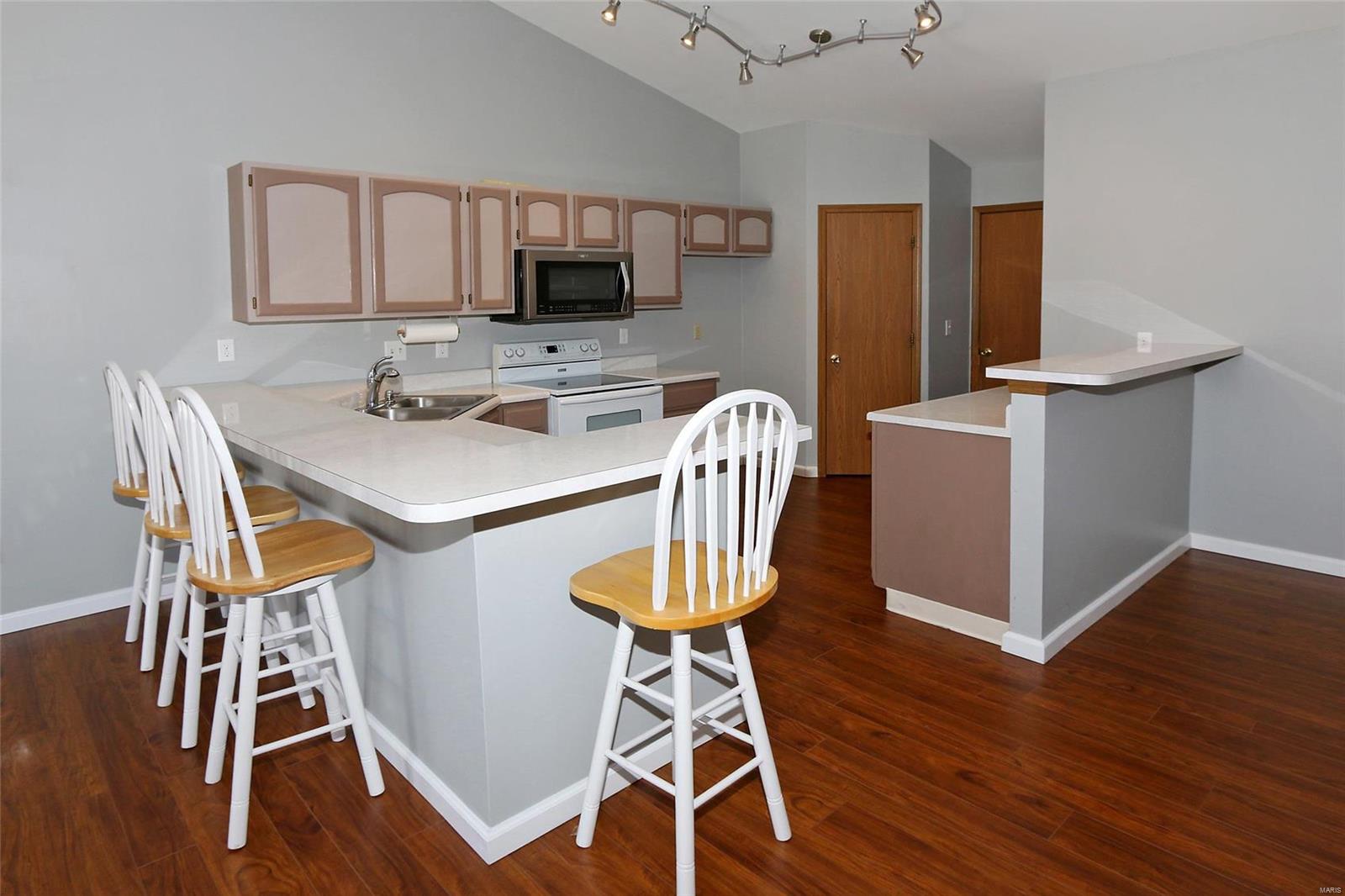 1848 Strawberry Ridge Drive Ballwin, MO 63021 - Photo 6 of 25 Gallery Image 6