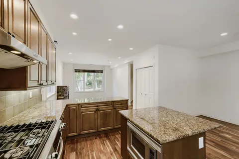 $1,500,000 | 303 Bellevue Way Southeast, Bellevue, WA 98004