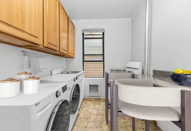 $90,000 | 3279-3281 Hull Avenue, Unit 10 | Norwood