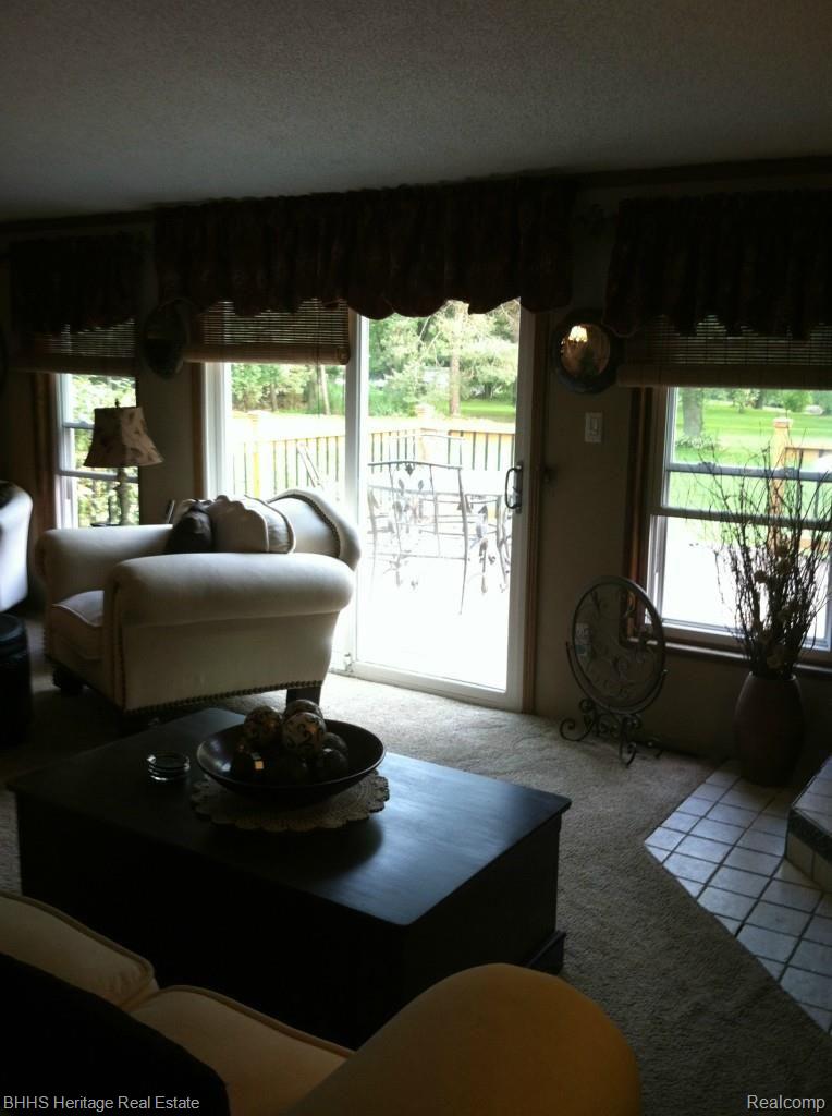 3705 Jewell Road Howell, MI 48843 - Photo 13 of 34 liv 5.jpg