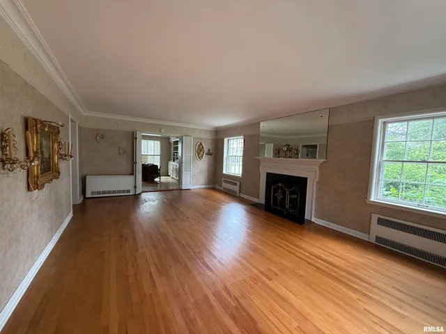 $279,900 | 215 3rd Street, Carmi, IL 62821