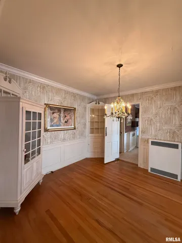 $279,900 | 215 3rd Street, Carmi, IL 62821