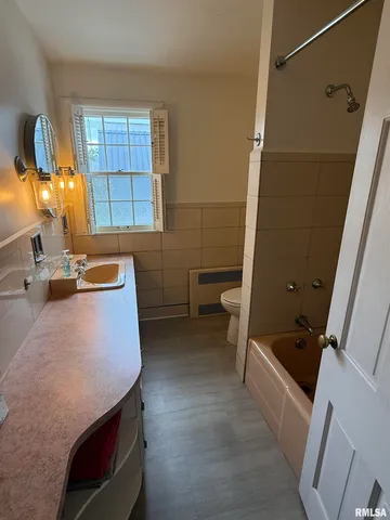 $279,900 | 215 3rd Street, Carmi, IL 62821