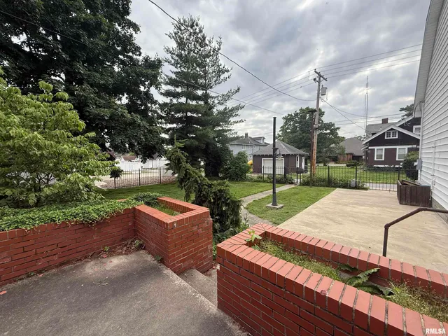 $279,900 | 215 3rd Street, Carmi, IL 62821