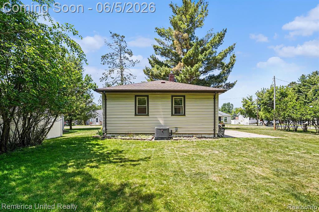 1024 Lee Street Fenton, MI 48430 - Photo 22 of 32