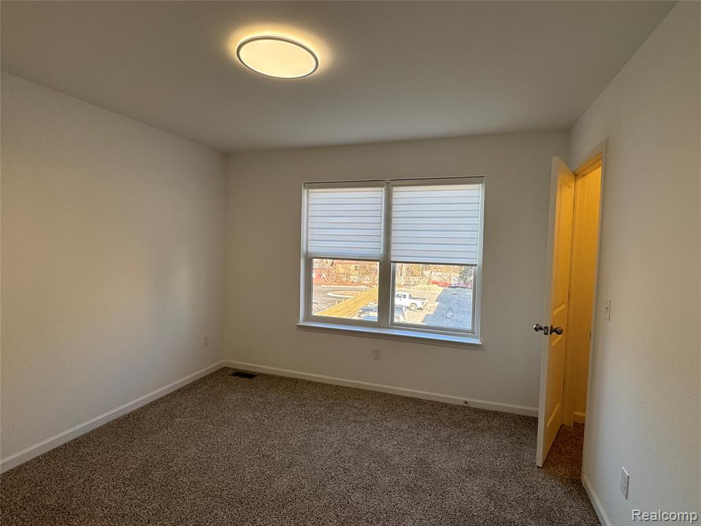 33112 Townhill Road, Unit 18 Farmington, MI 48336 - Photo 14 of 29