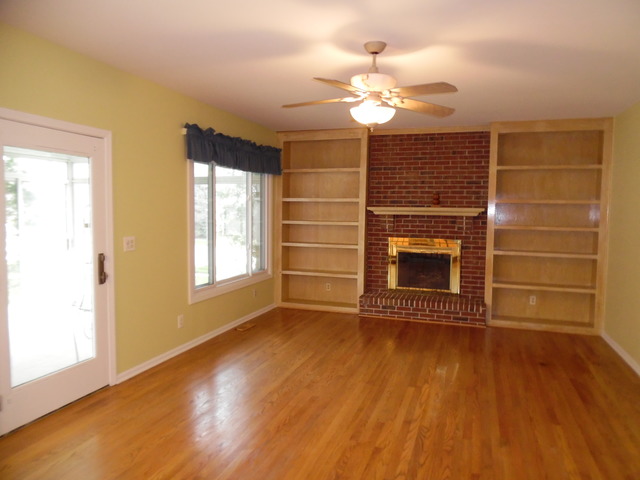 1002 West Main Street Cary, IL 60013 - Photo 3 of 21