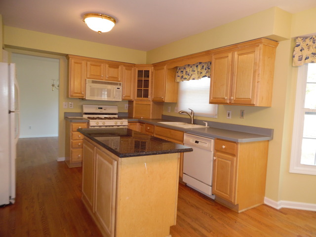 1002 West Main Street Cary, IL 60013 - Photo 6 of 21