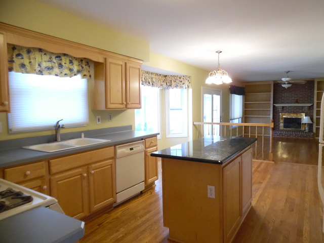 1002 West Main Street Cary, IL 60013 - Photo 7 of 21