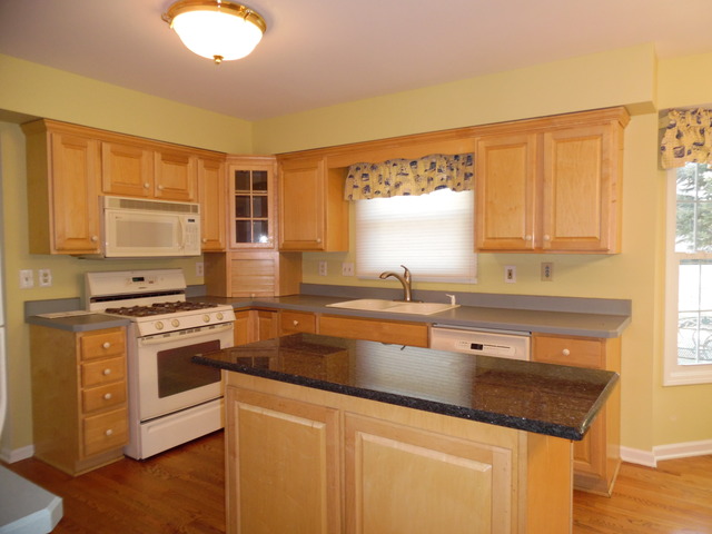 1002 West Main Street Cary, IL 60013 - Photo 8 of 21