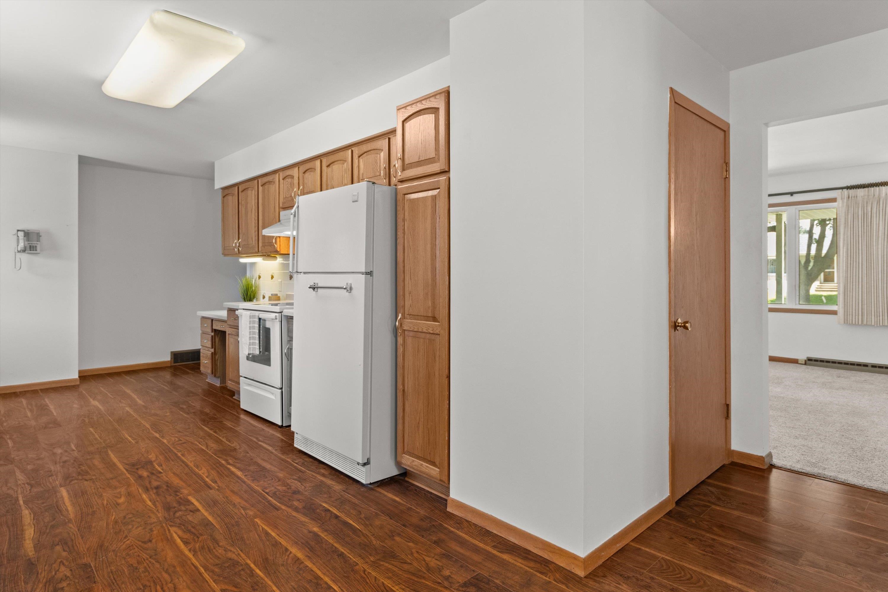 1813 Windom Way Madison, WI 53704 - Photo 10 of 34