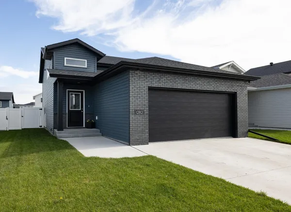 $334,900 | 1282 Rachel Drive West, West Fargo, ND 58078