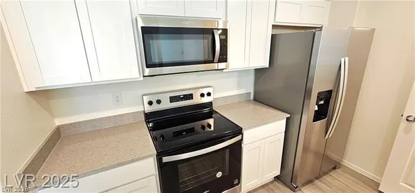 $2,075 | 9455 Calm Stream Avenue, Las Vegas, NV 89178