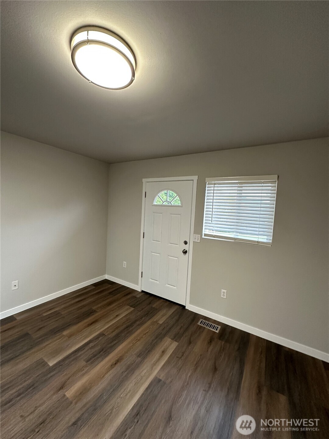 15630 Southeast 116th Street Renton, WA 98059 - Photo 3 of 8