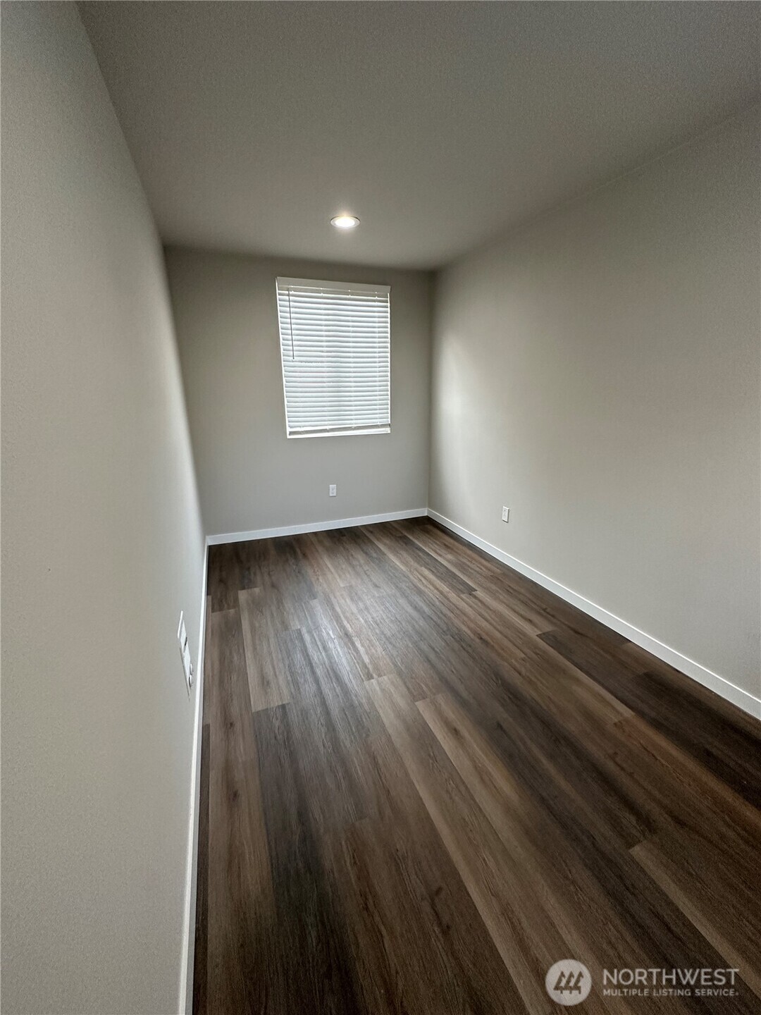 15630 Southeast 116th Street Renton, WA 98059 - Photo 5 of 8