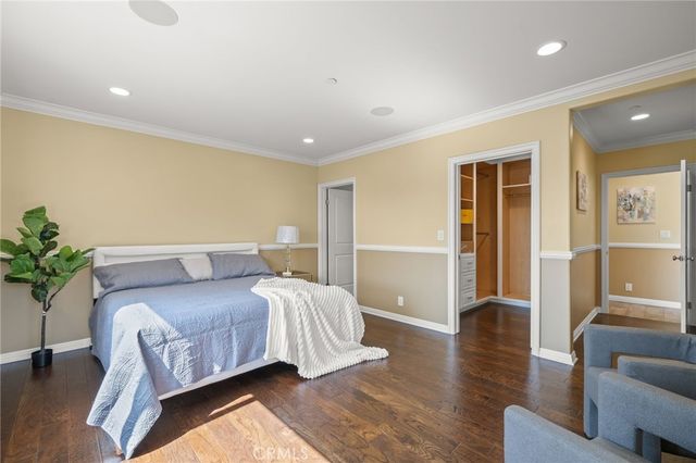 a view of a house with a garage