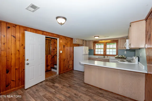 $574,900 | 8121 West Old Highway 73, Townsend, TN 37882