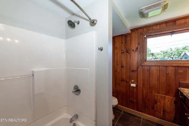 $574,900 | 8121 West Old Highway 73, Townsend, TN 37882