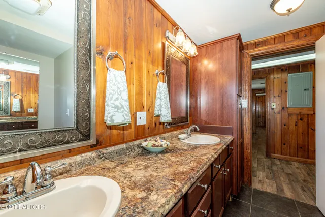 $574,900 | 8121 West Old Highway 73, Townsend, TN 37882