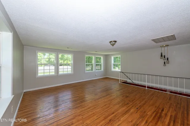 $574,900 | 8121 West Old Highway 73, Townsend, TN 37882